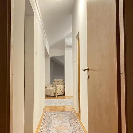 Galerija Centar Jacuzzi De Lux Apartment